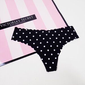 new with tags VS scallop edge no show thong seamless polka dots spots